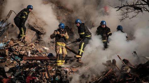 Russia makes massive air raids on Ukrainian military targets